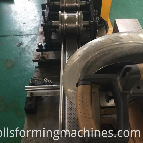 ผ้าม่านและบานประตูหน้าต่างทำเครื่อง Blinds And Shutters Making Machine